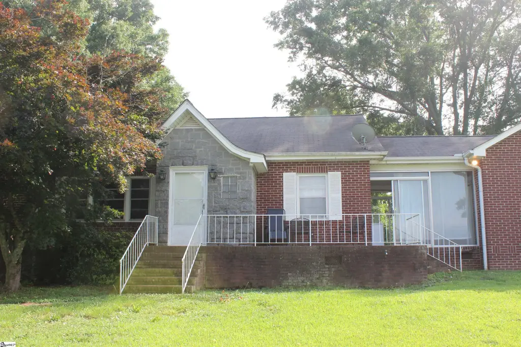 109 S Greenwood Avenue, Ware Shoals