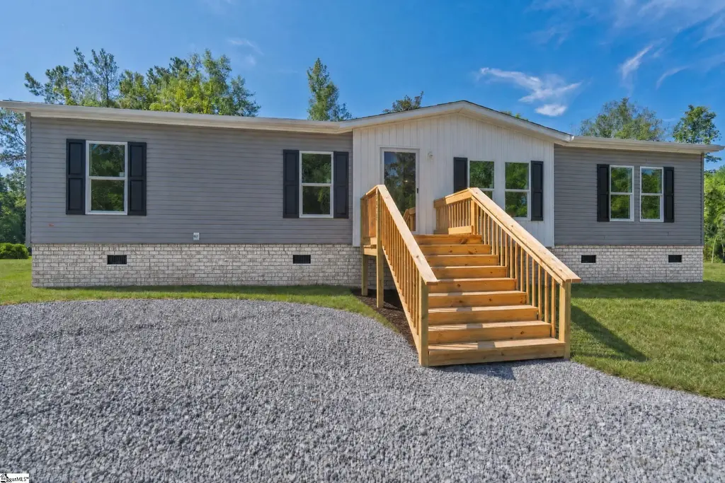7035 Jefferies Highway, Other