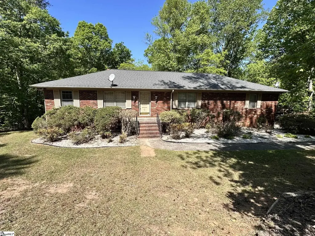 142 Millbrook Circle, Taylors