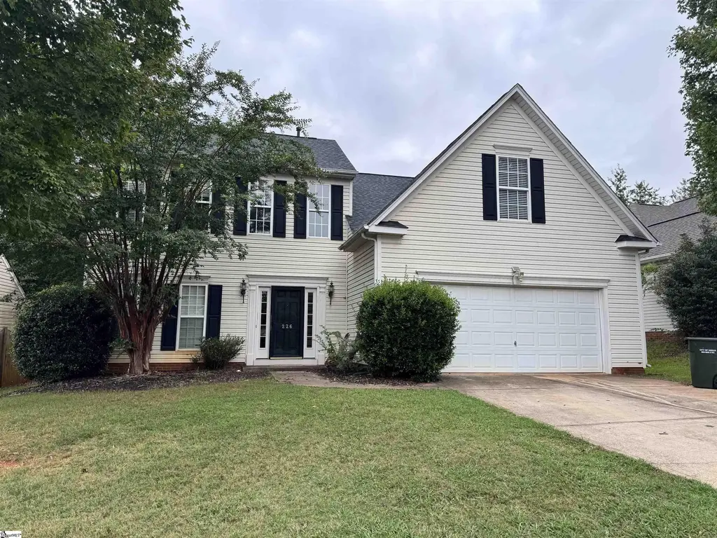 226 Highgate Circle, Greer