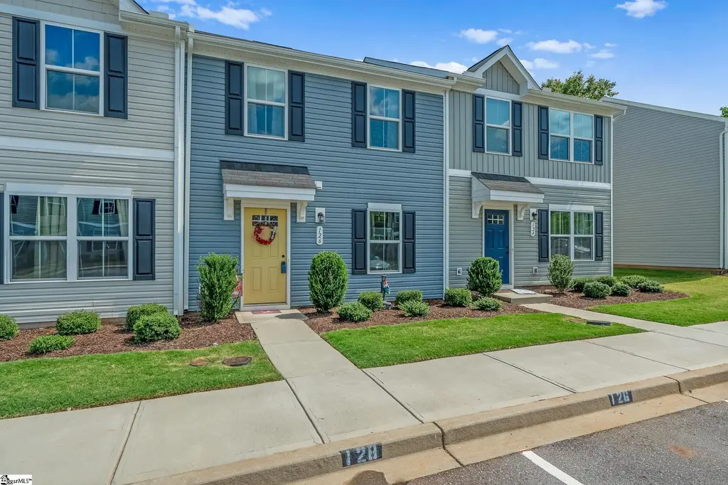 126 Fernside Court, Greenville