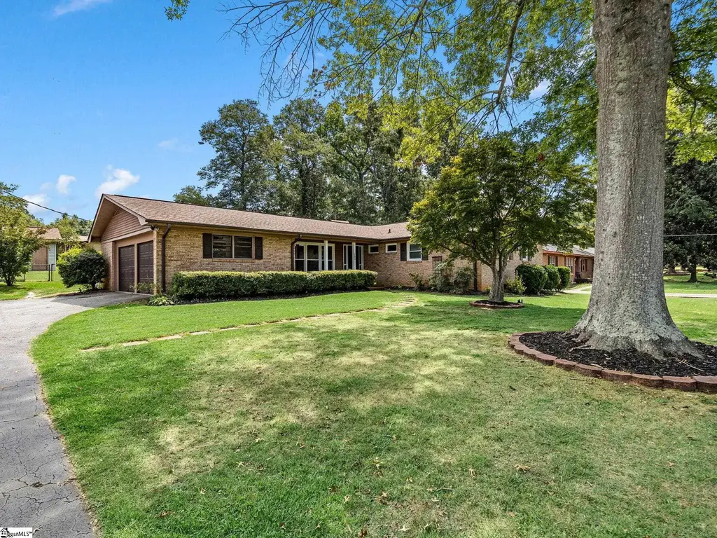 209 Navaho Drive, Spartanburg