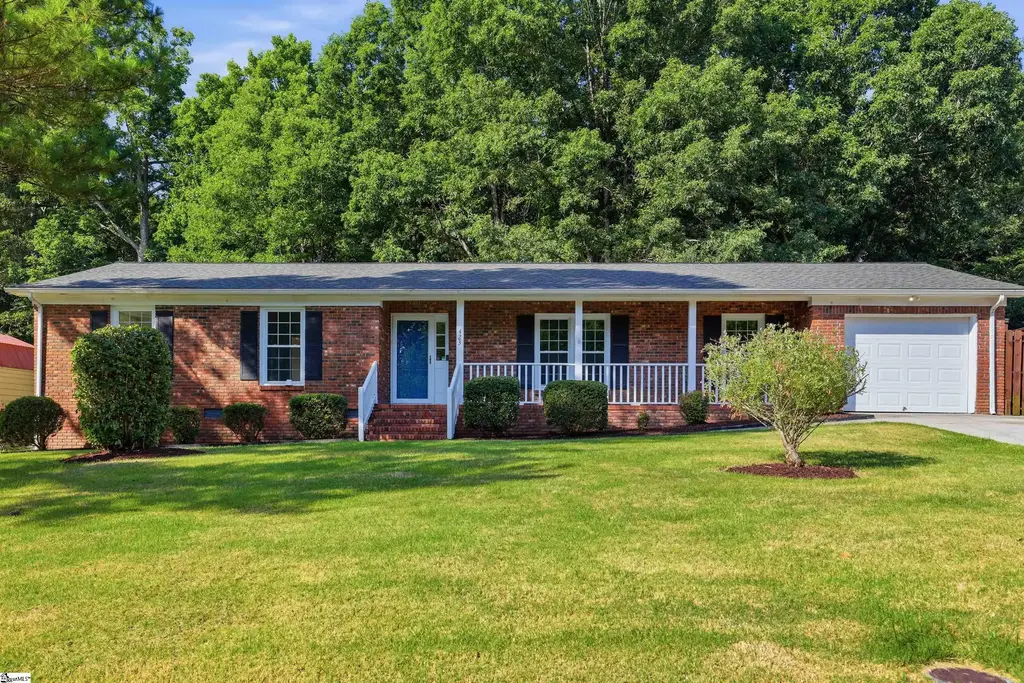 423 Indian Trail, Taylors