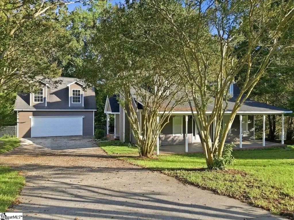 301 Mountain View Court, Greenville