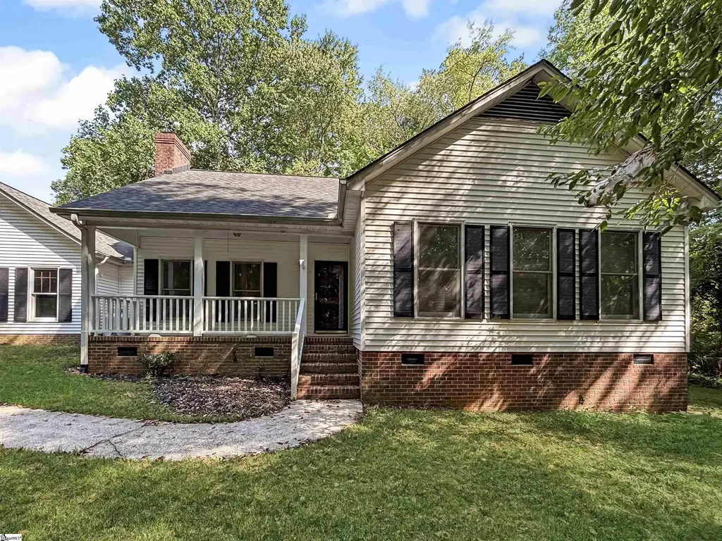 44 Regent Drive, Greenville