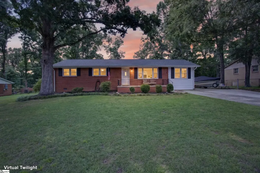 200 Creighton Drive, Taylors