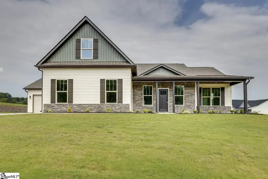 202 Old Glory Court, Pickens