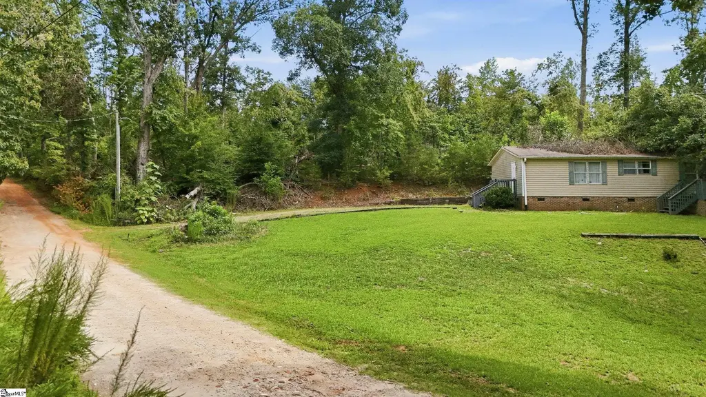 15 Fowlerville Road, Greenville
