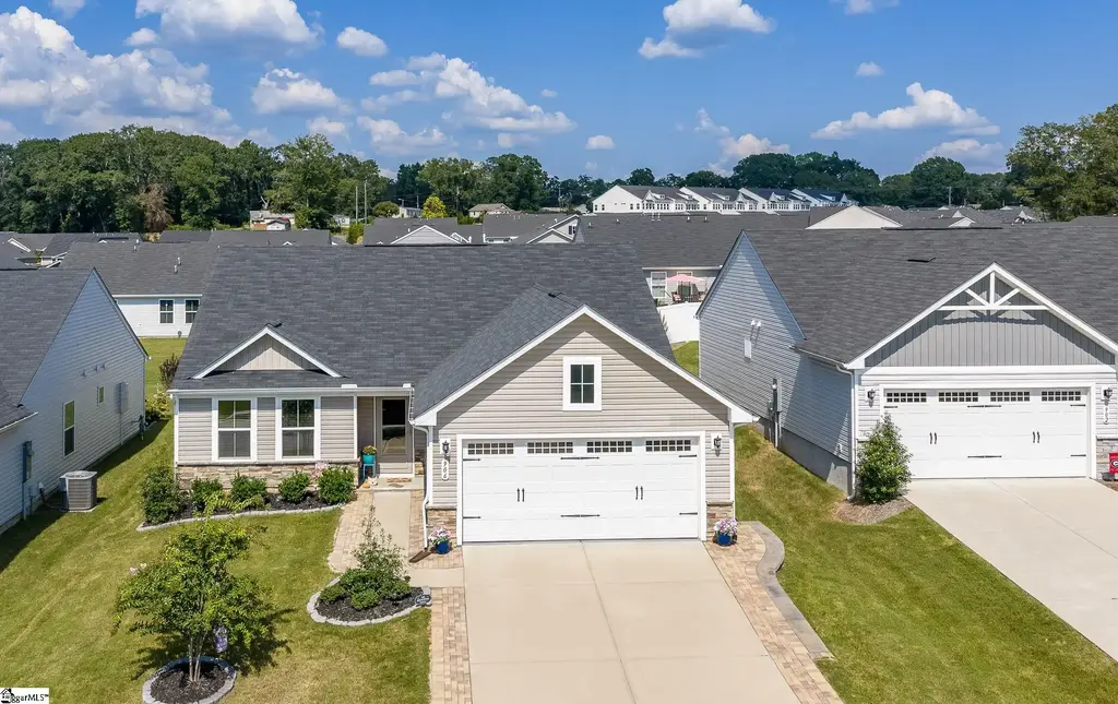 906 Blue Willow Court, Spartanburg