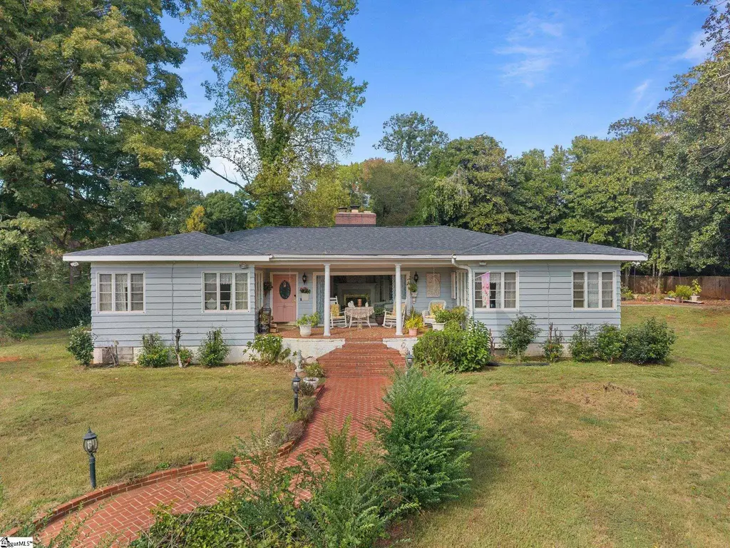 48 Crestline Road, Greenville