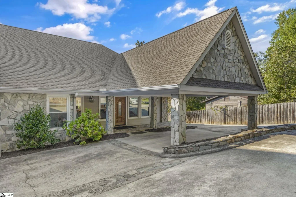 10 Scout Road, Greenville