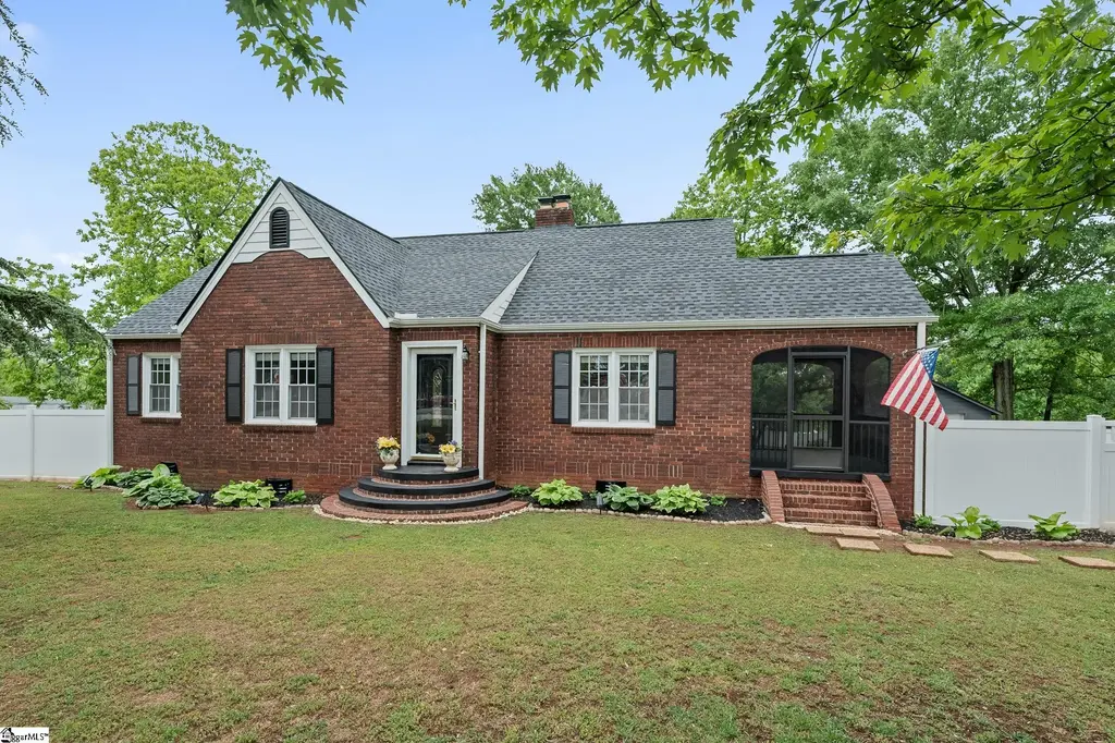 709 W Main Street, Pickens