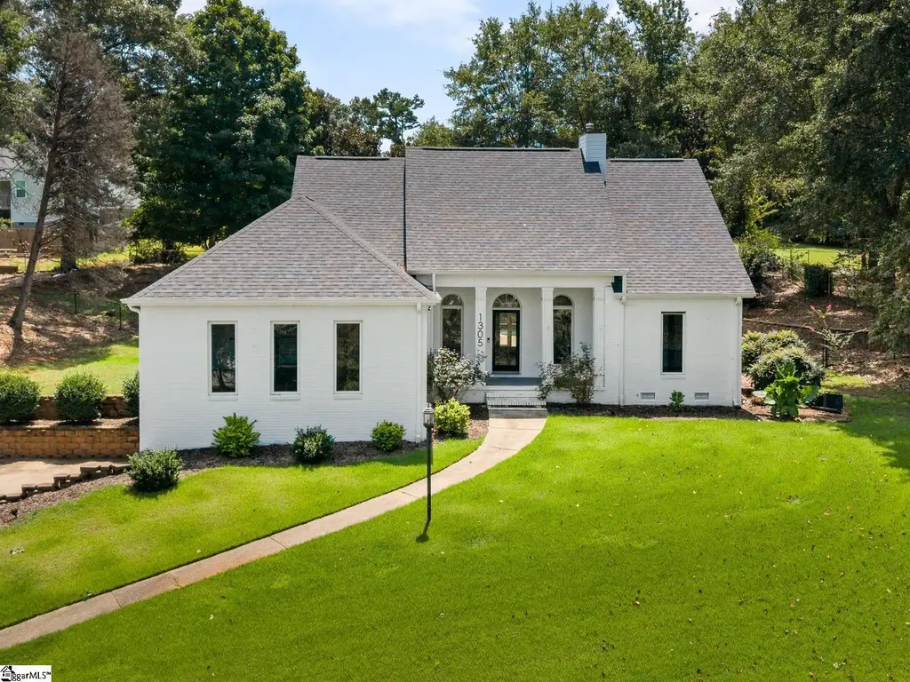 1305 Hunters Trail, Anderson