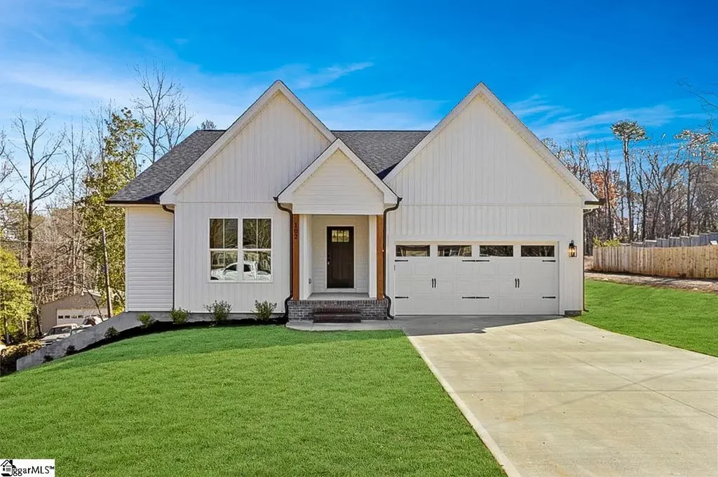 102 Millbrook Circle, Taylors