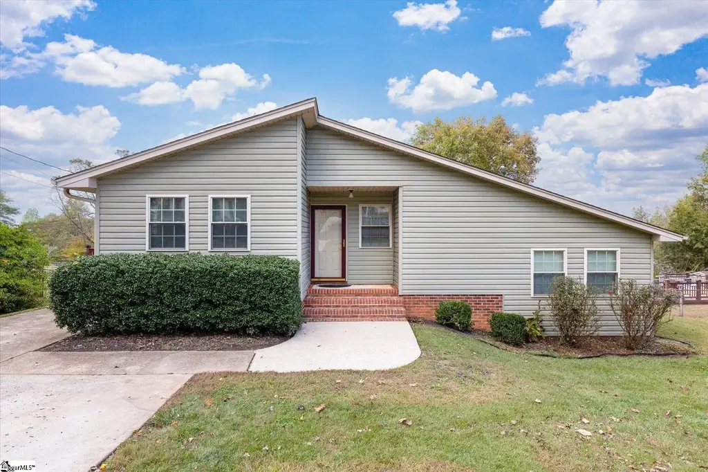 7 Bubbling Creek Drive, Travelers Rest