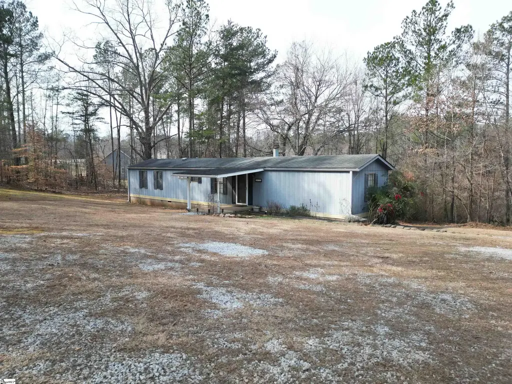 1619 Davis Creek Road, Seneca