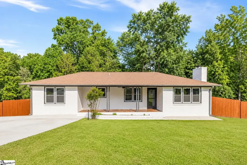102 American Legion Road, Greer