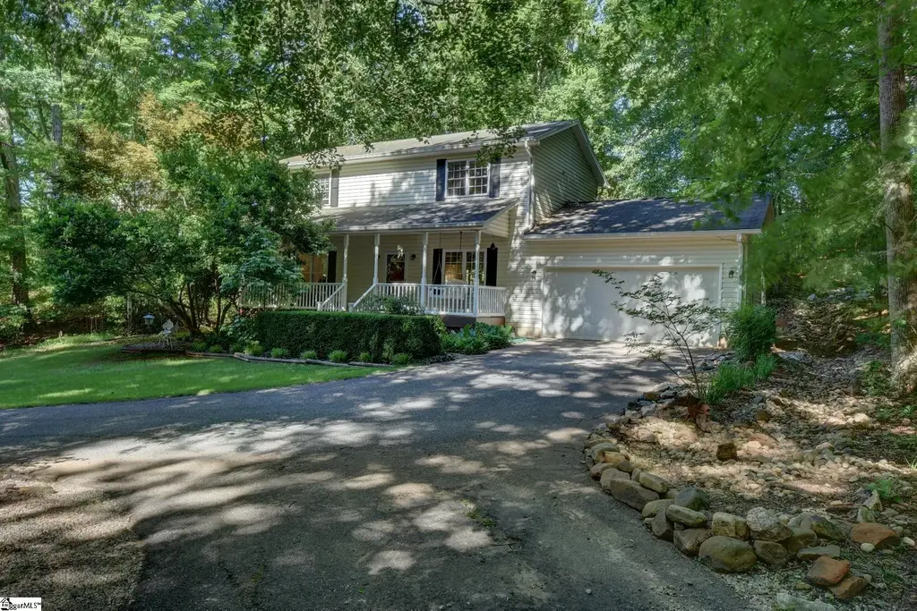 2011 Ridgeview Lane, Seneca