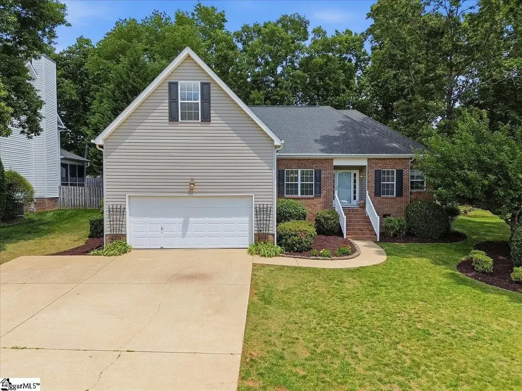 407 Roberts Road, Taylors