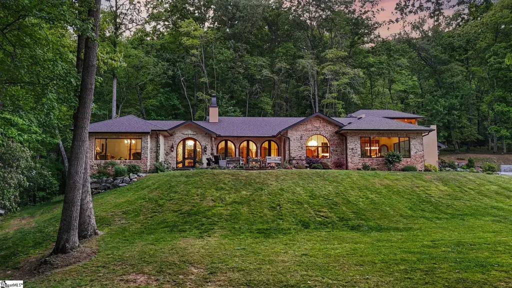 959 & 957 Dave Whitaker Road, Other