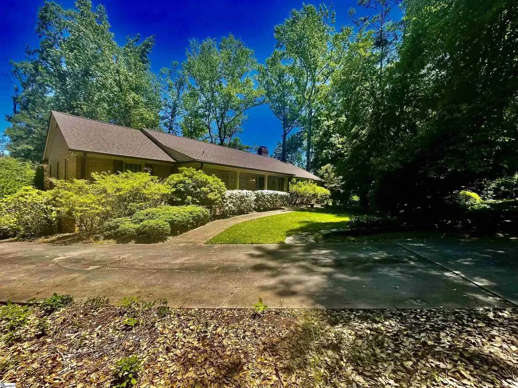 213 Old Town Way, Simpsonville