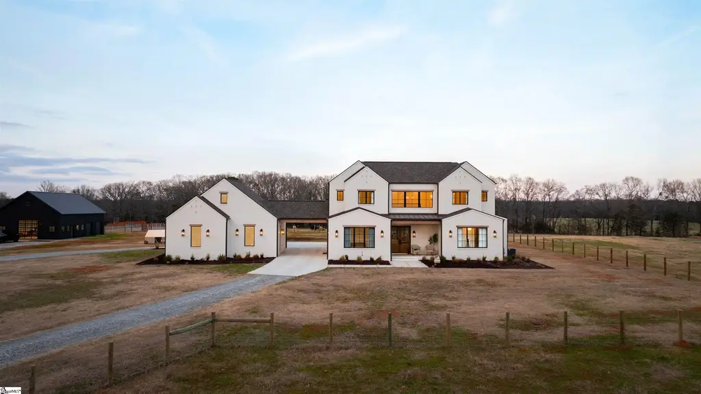 2811 Lebanon Road, Pendleton