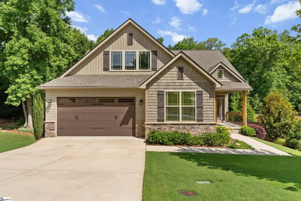 209 Crimson Glory Way, Travelers Rest