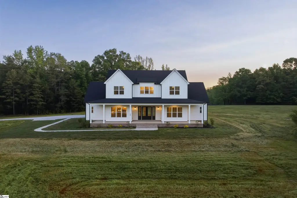 245 W Chapman Road, Belton