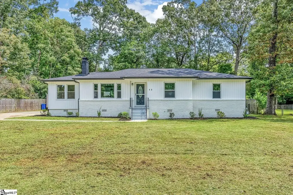 12 Brewster Drive, Taylors