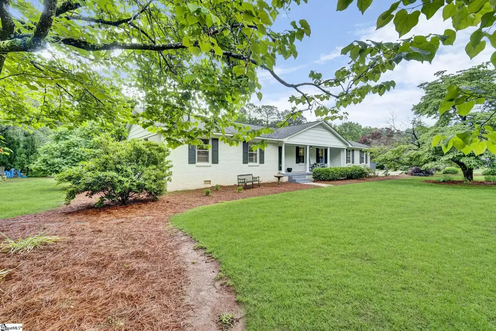 207 Fair Place, Clinton