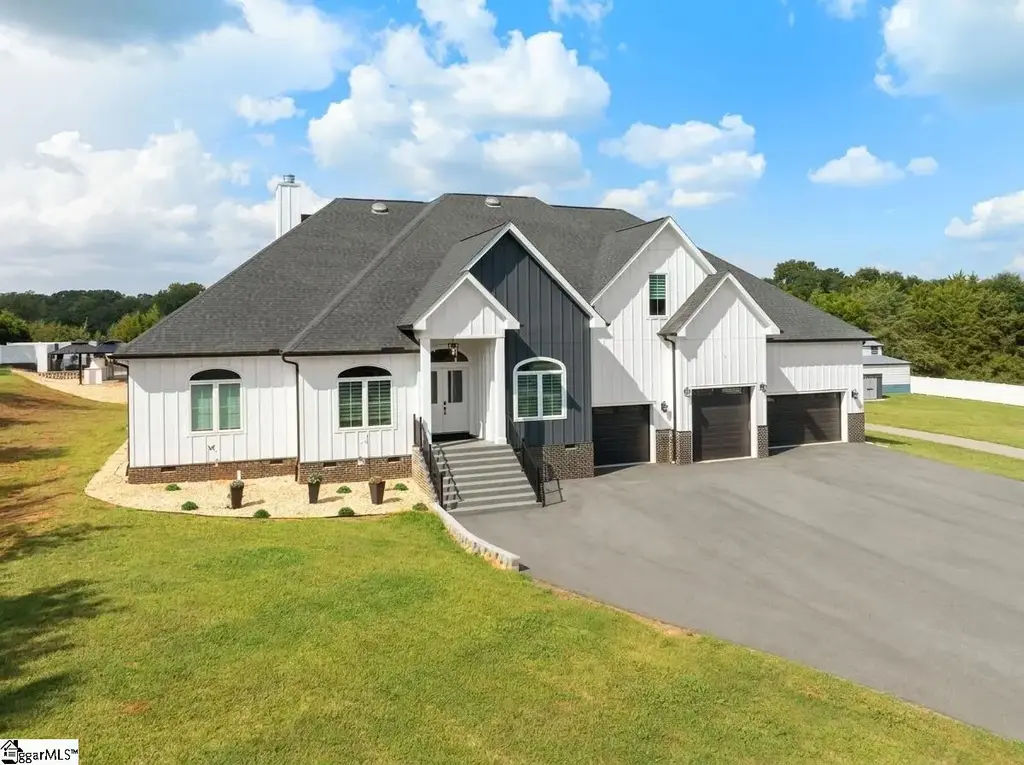85 Ferguson Road, Piedmont