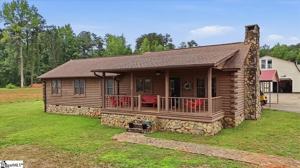 60 Lakeside Drive, Lyman