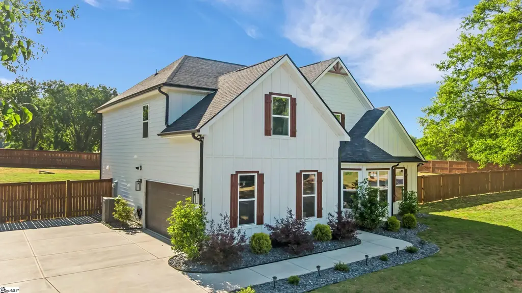 140 Lauden Drive, Moore