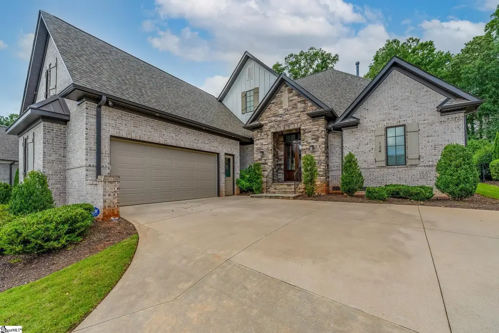 124 Chestnut Pond Lane, Simpsonville