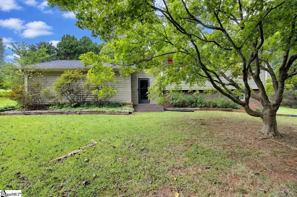 1206 Lakeview Drive, Greenville