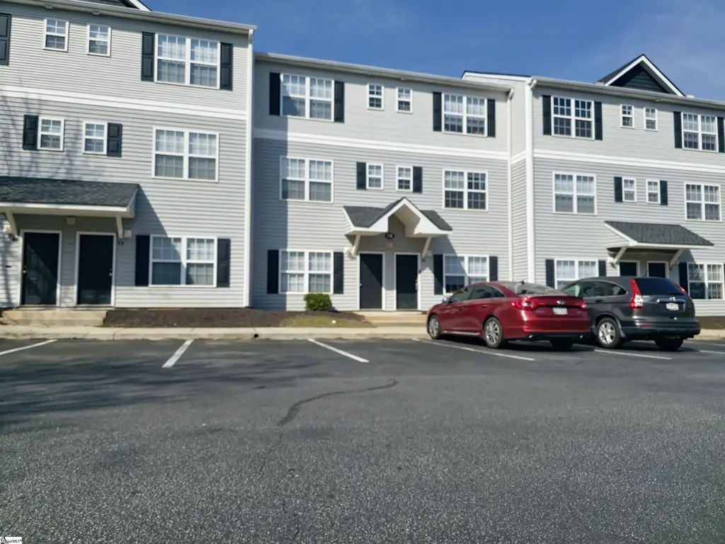 116 University Village Drive, Central
