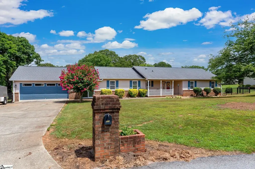 208 Pineview Drive, Pelzer