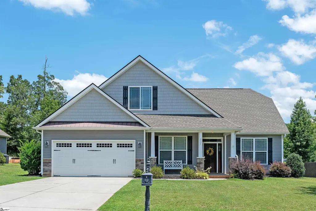 521 Turning Leaf Lane, Greer