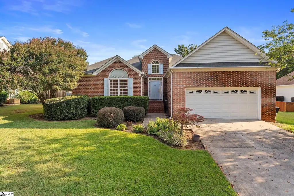 207 Kinard Way Way, Simpsonville