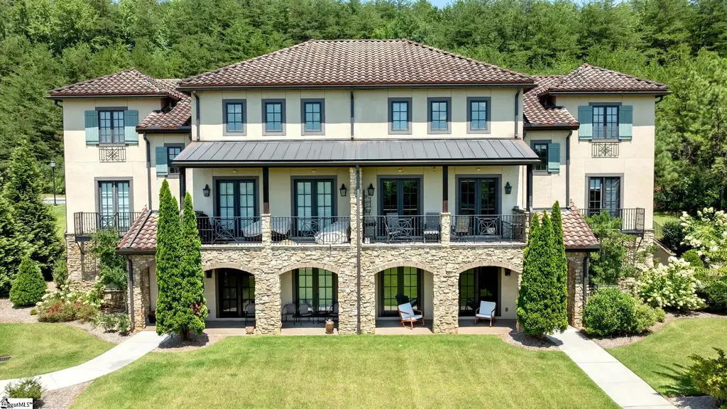 323 Imperia Court, Travelers Rest