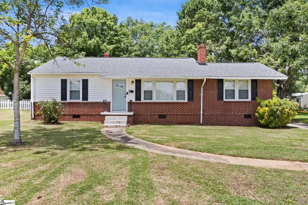 711 N Adair Street, Clinton