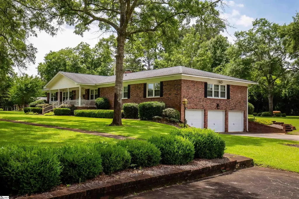 204 Pine Street, Bamberg