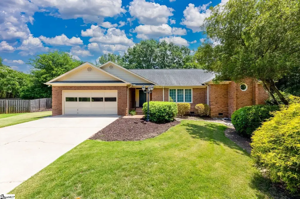 208 Yellow Poplar Court, Simpsonville