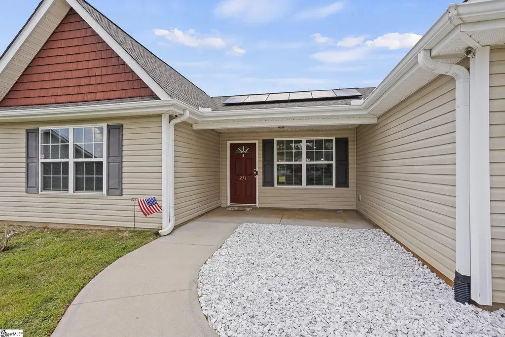 271 Walcott Drive, Lyman