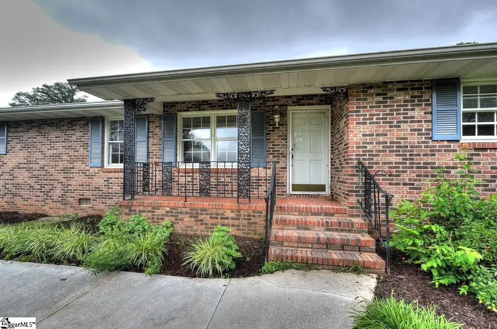 1195 Holly Springs Road, Lyman