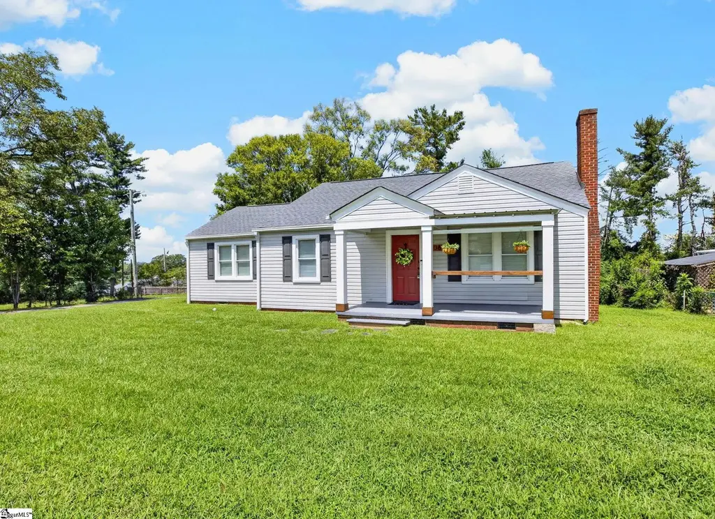 108 Mountain View Avenue, Greer