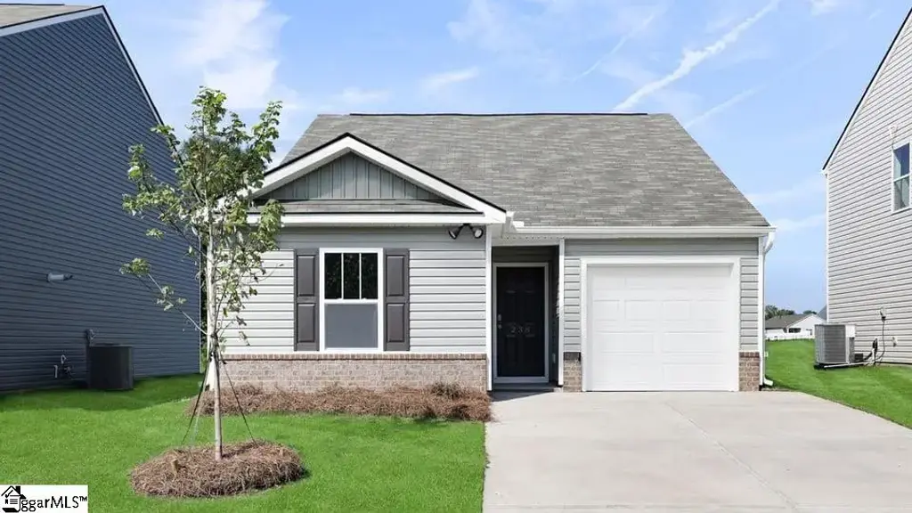238 Deskin Lane, Fountain Inn