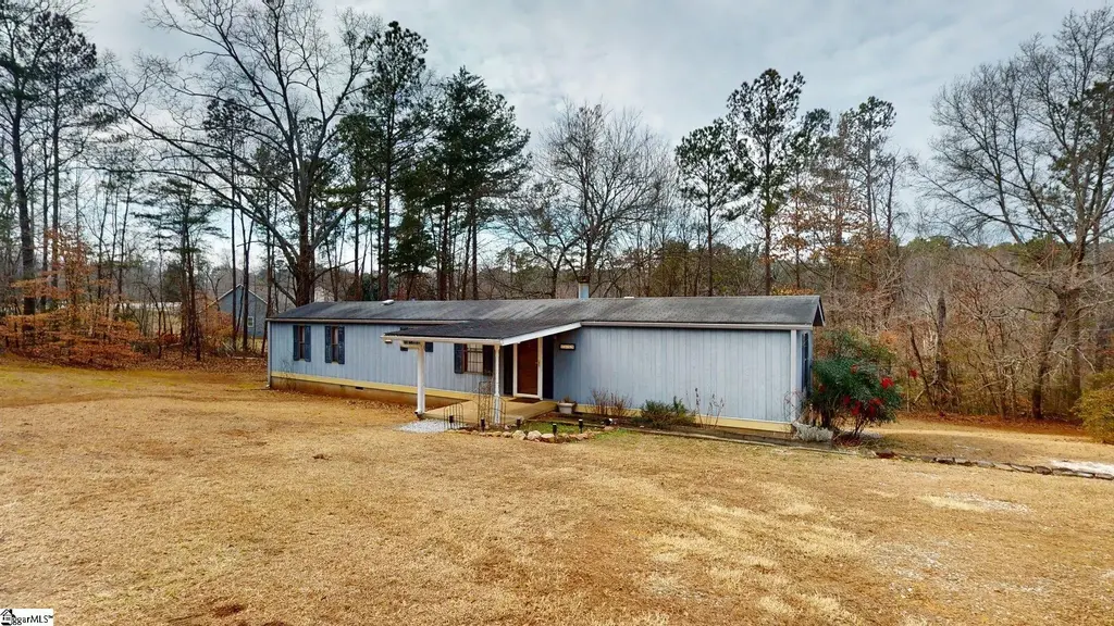 1619 Davis Creek Road, Seneca