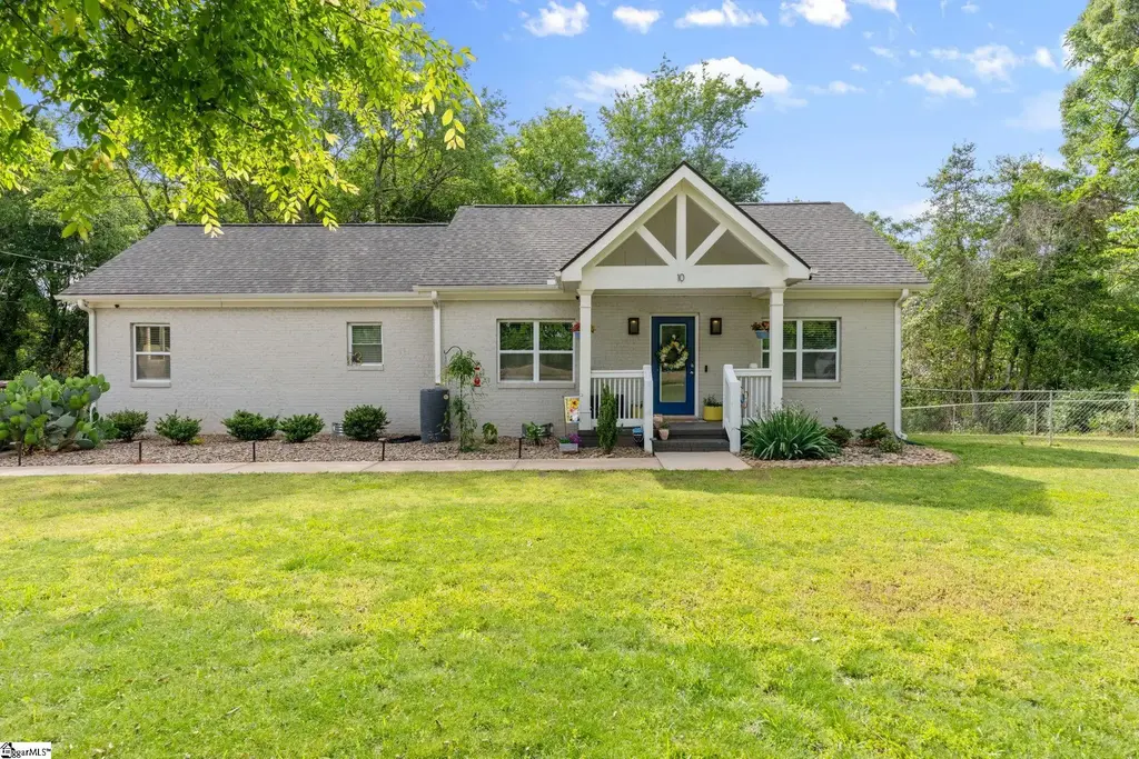 10 Walker Road, Piedmont