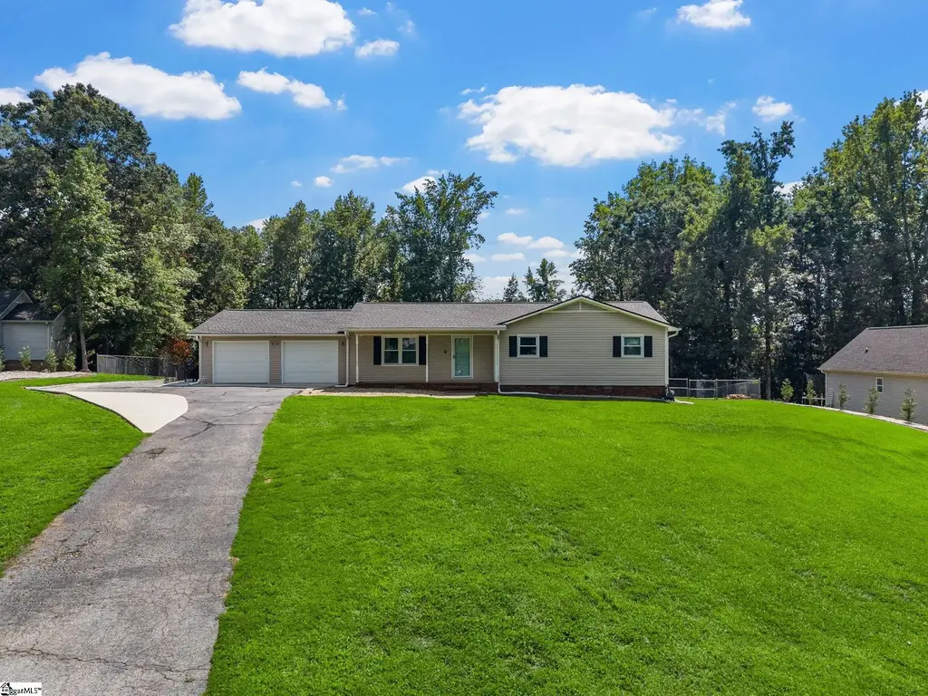 212 Mason Drive, Inman